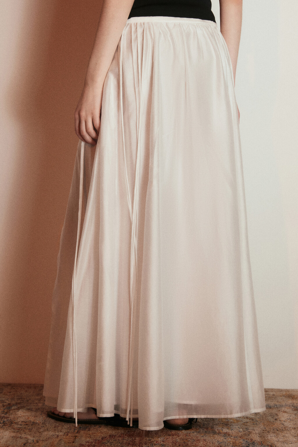 Юбка-трапеция миди из тенсела с разрезами - цвет молочный - 4