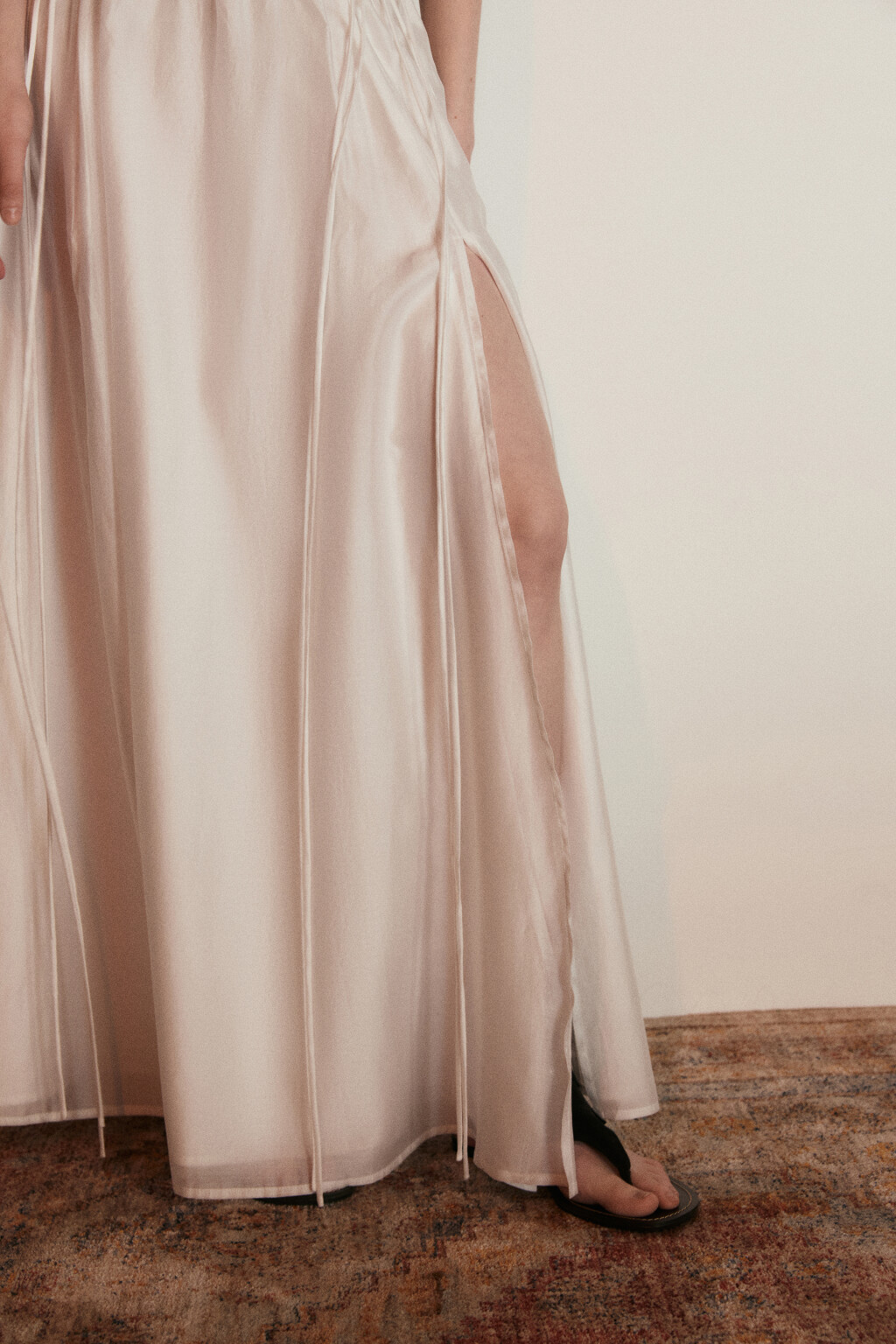 Юбка-трапеция миди из тенсела с разрезами - цвет молочный - 7