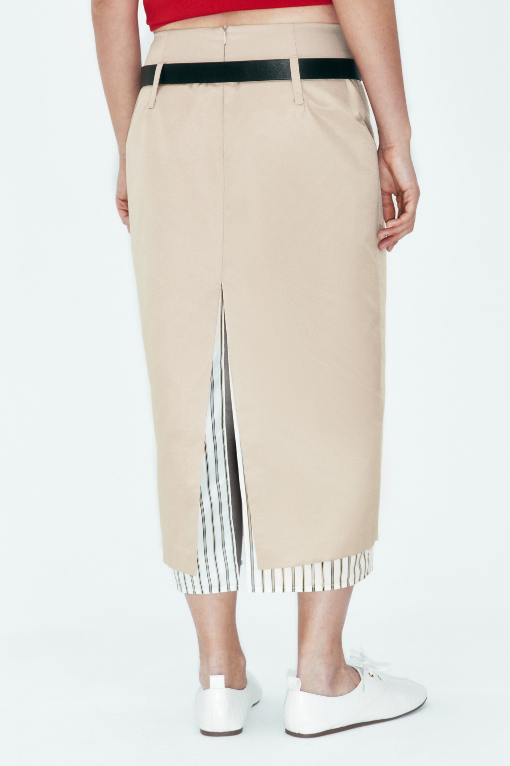 Юбка-карандаш миди с имитацией второго слоя и ремнем - цвет бежевый - 5