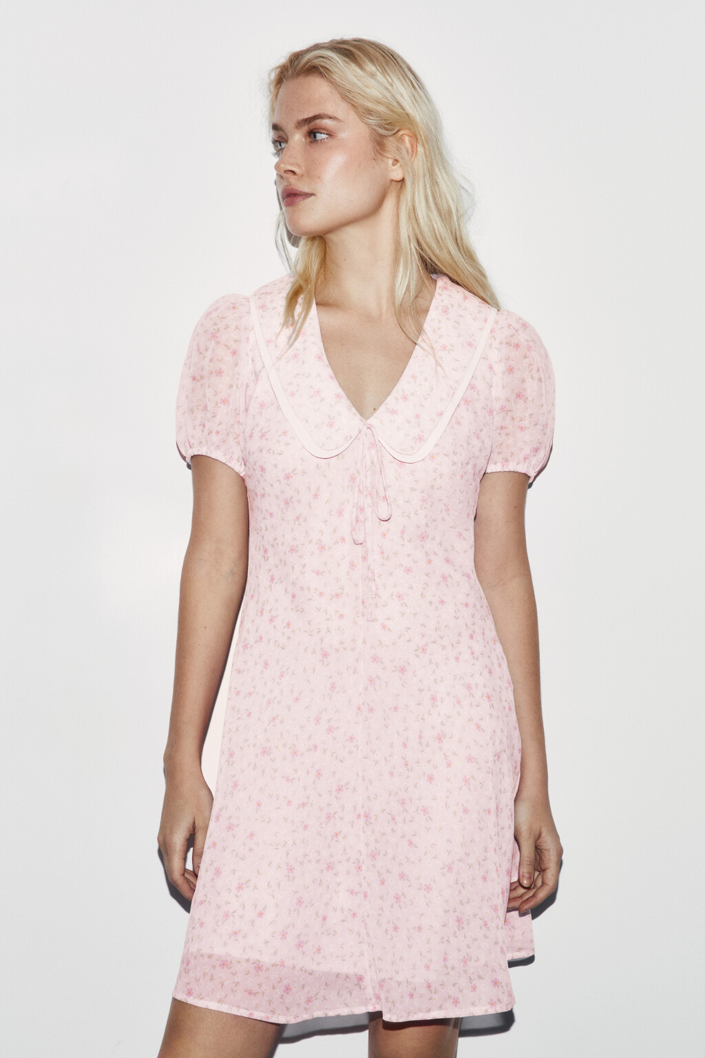 Платье baby-doll мини с воротником и принтом - цвет розовый - 2