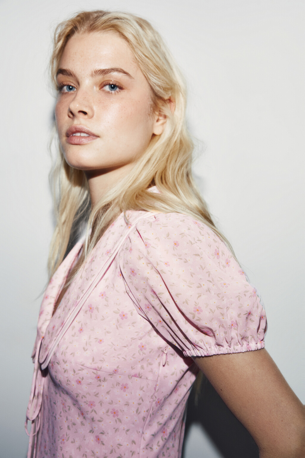 Платье baby-doll мини с воротником и принтом - цвет розовый - 6