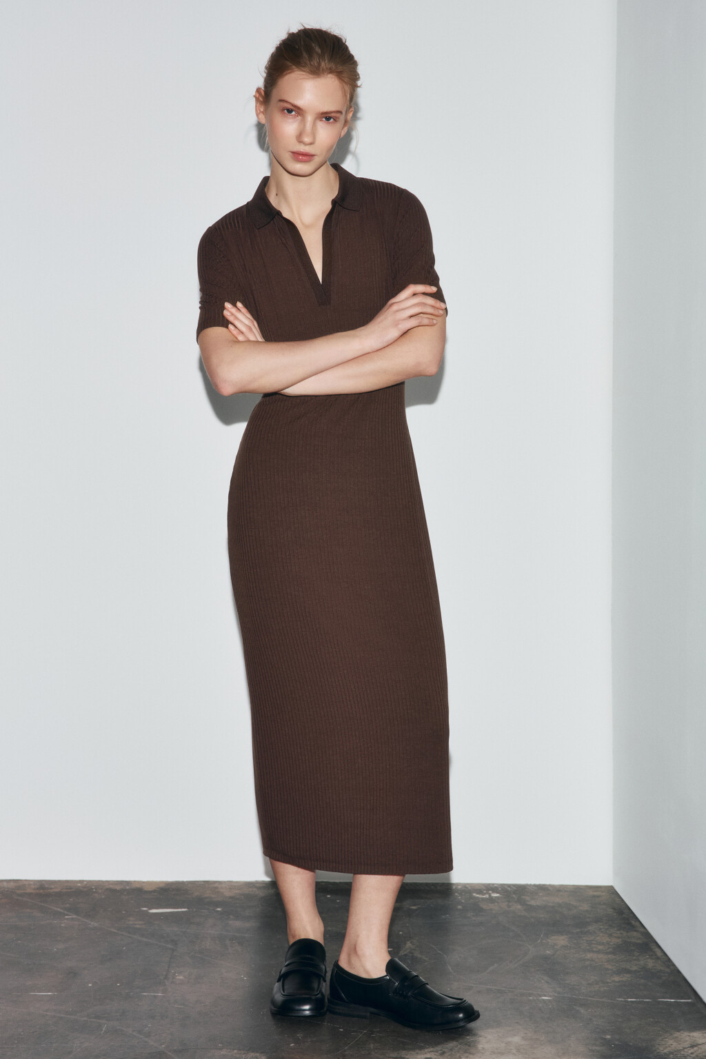 Платье-поло миди в рубчик - цвет коричневый - 5