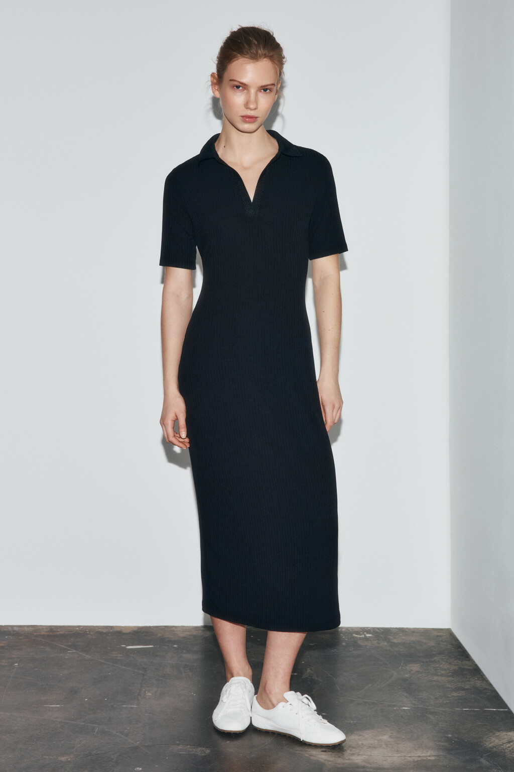 Платье-поло миди в рубчик - цвет черный - 2