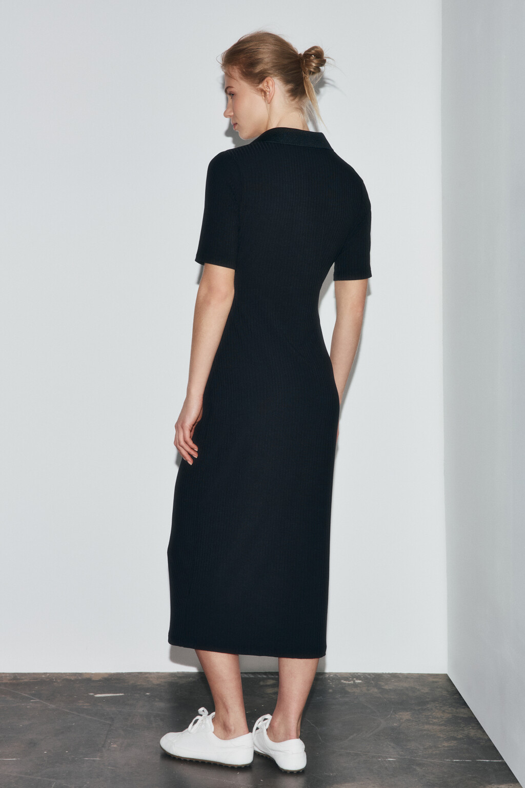 Платье-поло миди в рубчик - цвет черный - 3