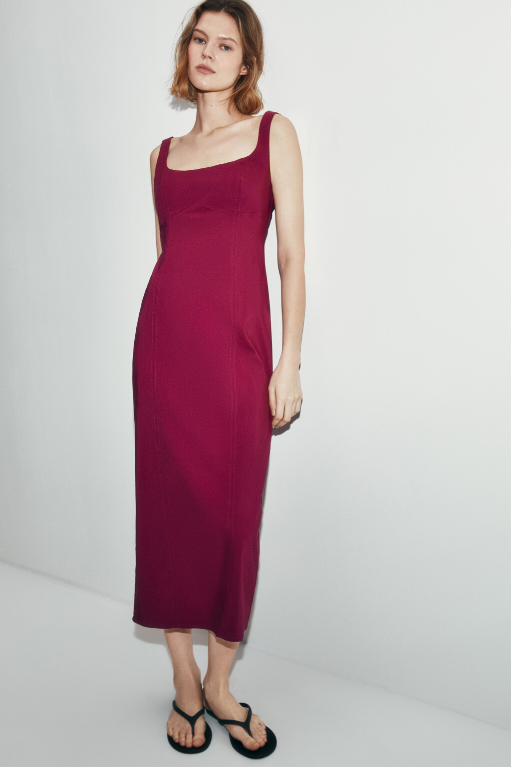 Платье-футляр миди на бретелях - цвет красный - 1