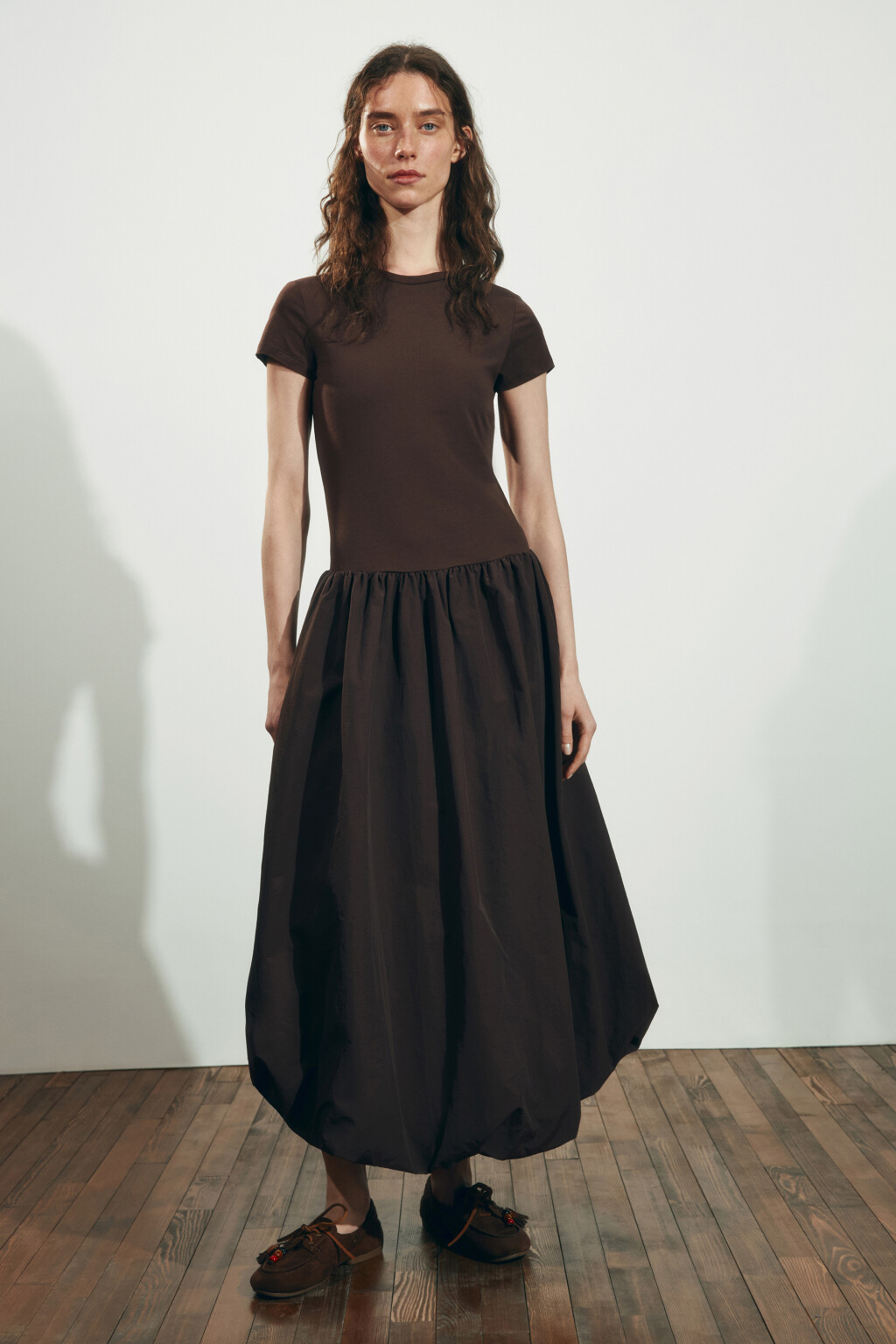 Платье-баллон макси хлопковое с пышной юбкой - цвет коричневый - 3