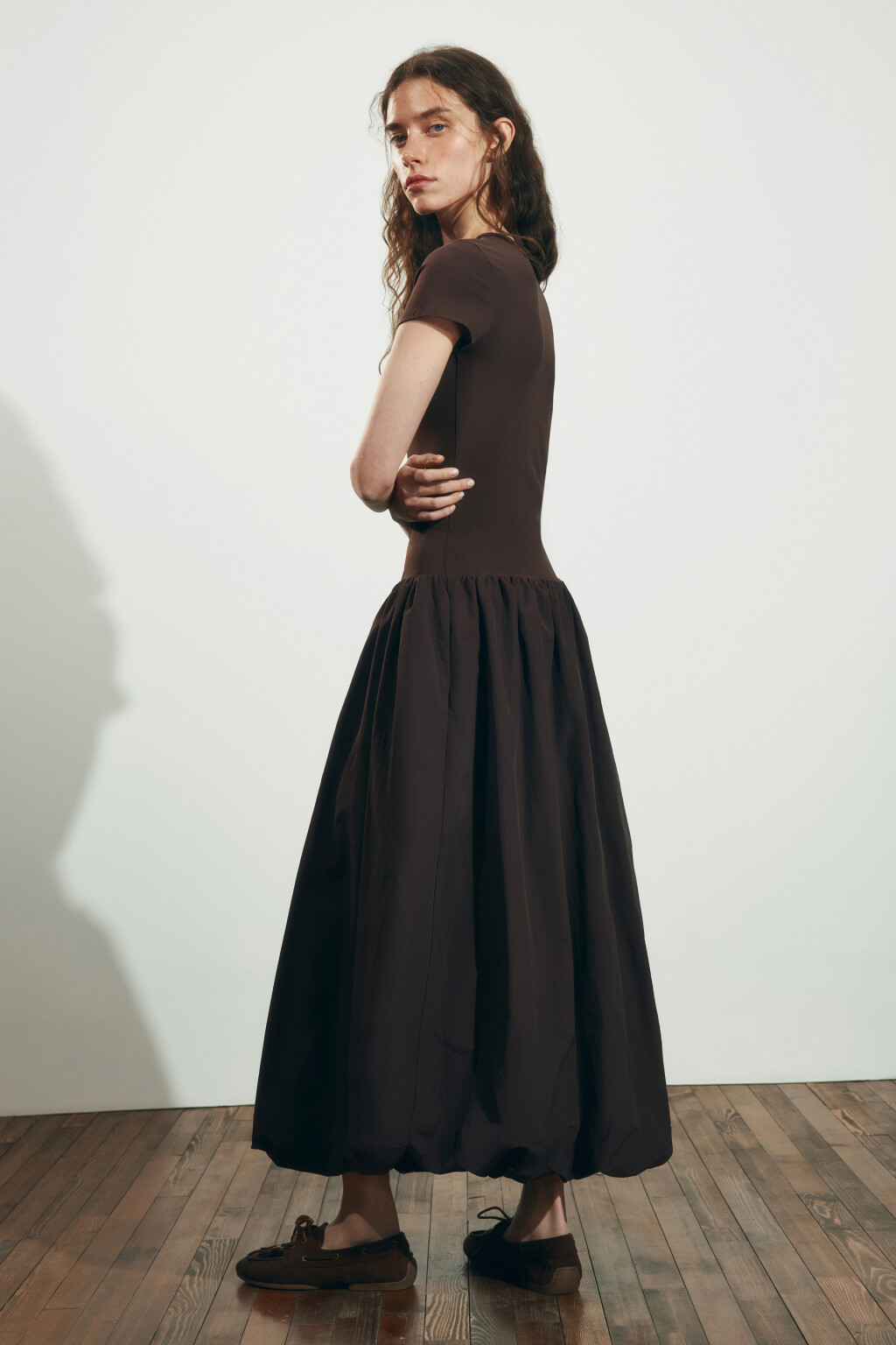 Платье-баллон макси хлопковое с пышной юбкой - цвет коричневый - 4