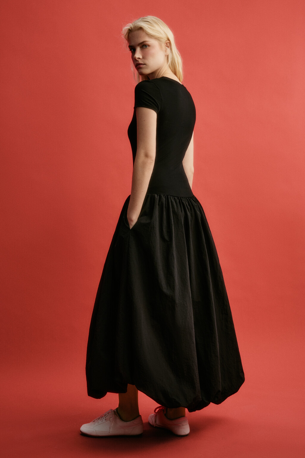 Платье-баллон макси хлопковое с пышной юбкой - цвет черный - 4