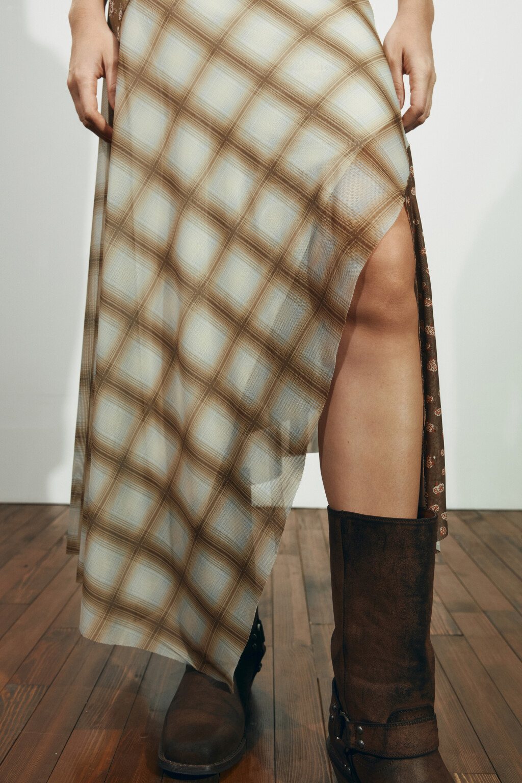 Платье-комбинация миди асимметричное с кружевом - цвет мультиколор - 7