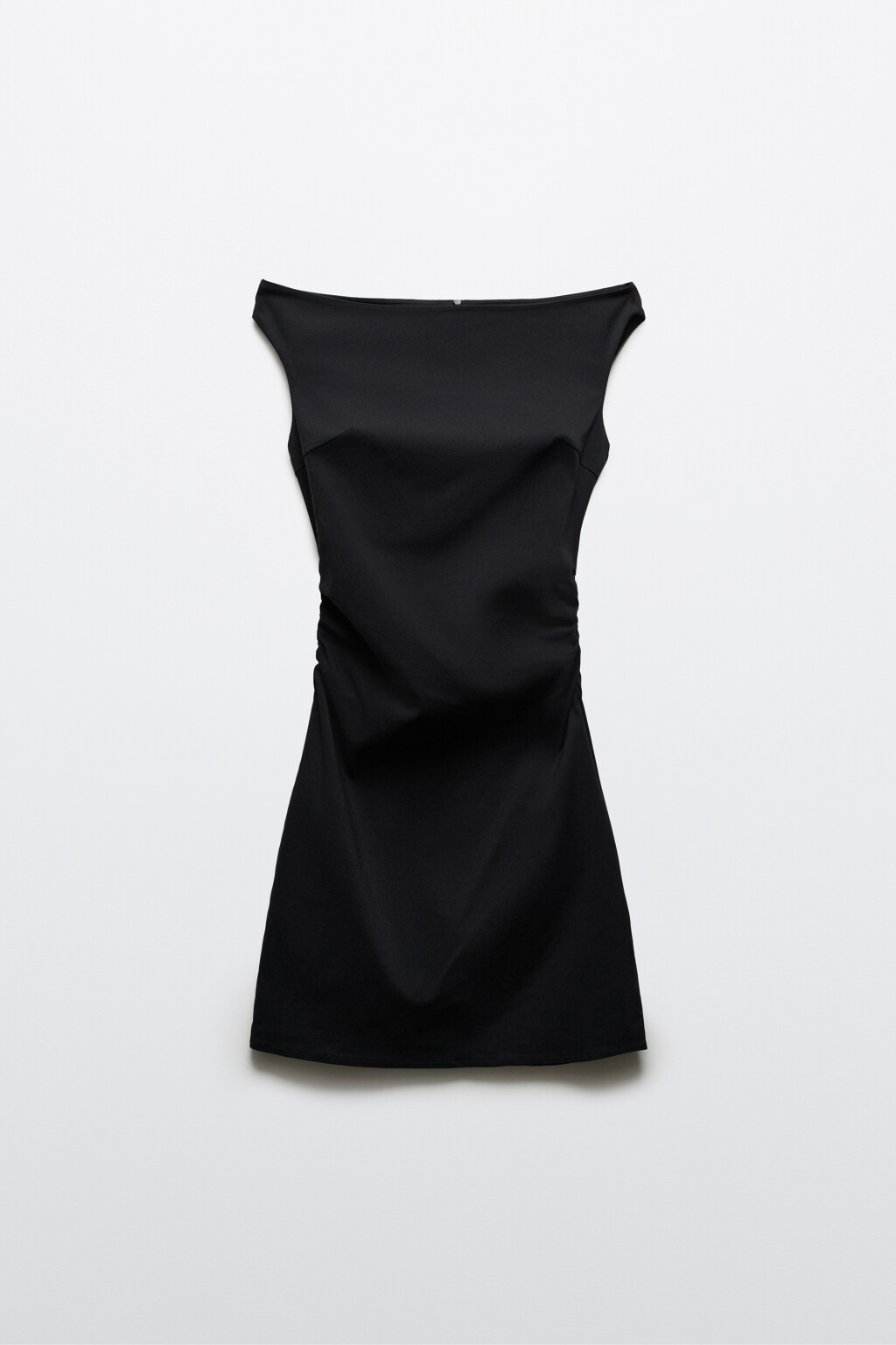 Платье-футляр мини вискозное с открытыми плечами - цвет черный - 8