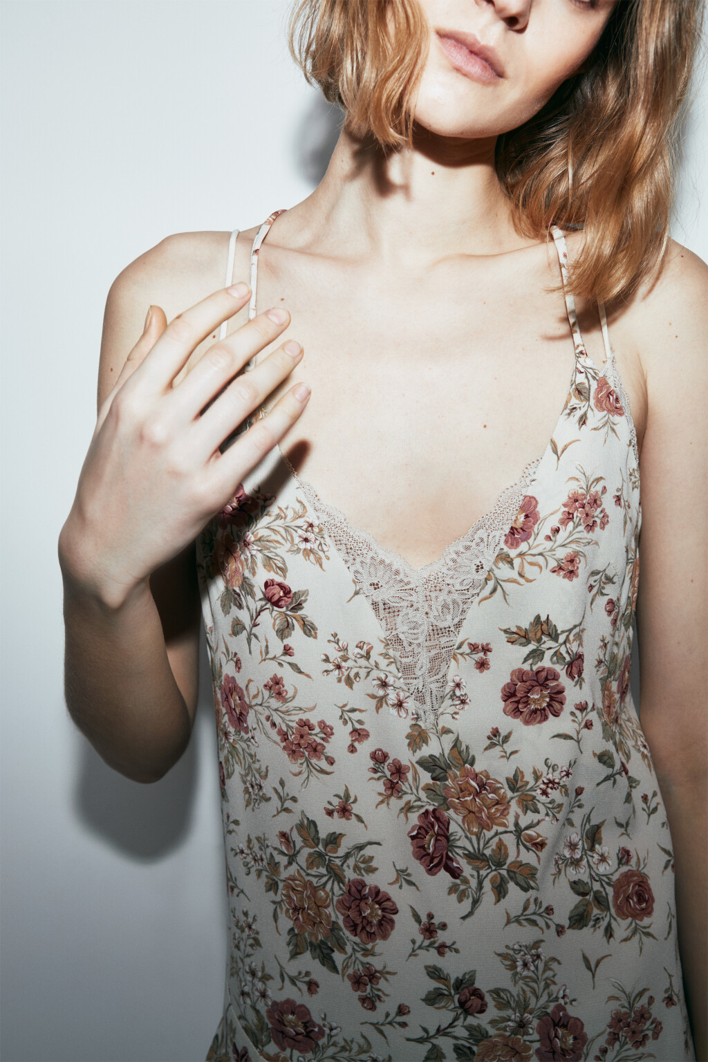 платье асимметричное миди с принтом и кружевом - цвет бежевый - 6