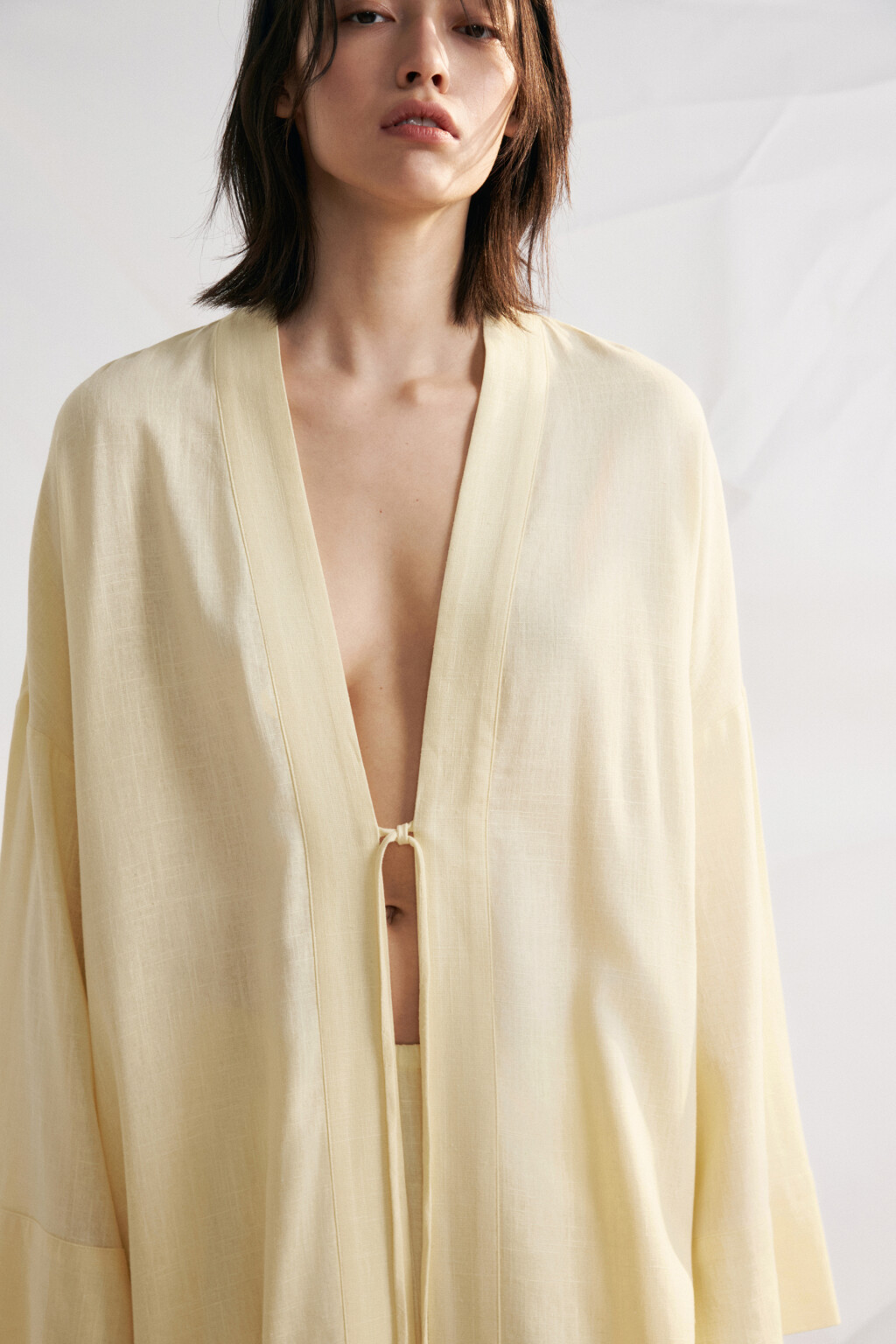 Блузка-кимоно на завязках вискозная со льном - цвет ванильный - 4