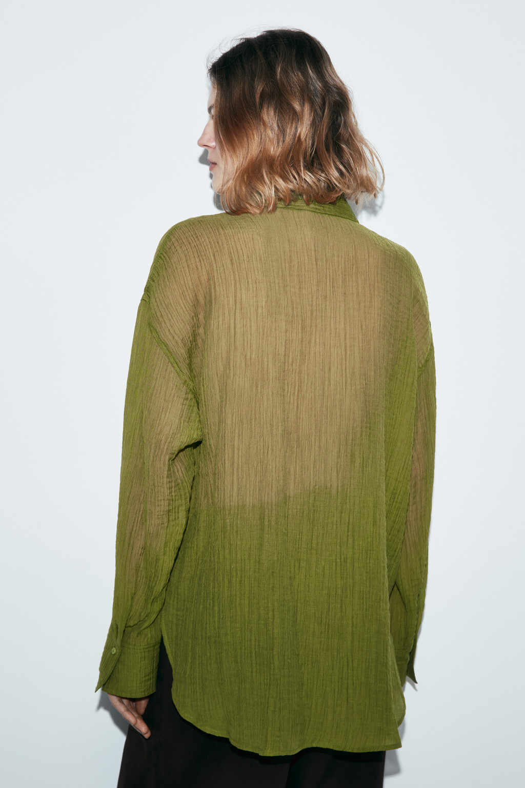 Рубашка оверсайз из фактурного лиоцелла - цвет зеленый - 3