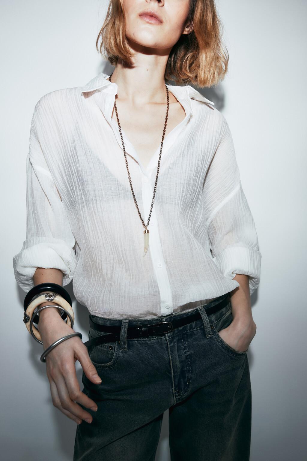 Рубашка оверсайз из фактурного лиоцелла - цвет белый - 2