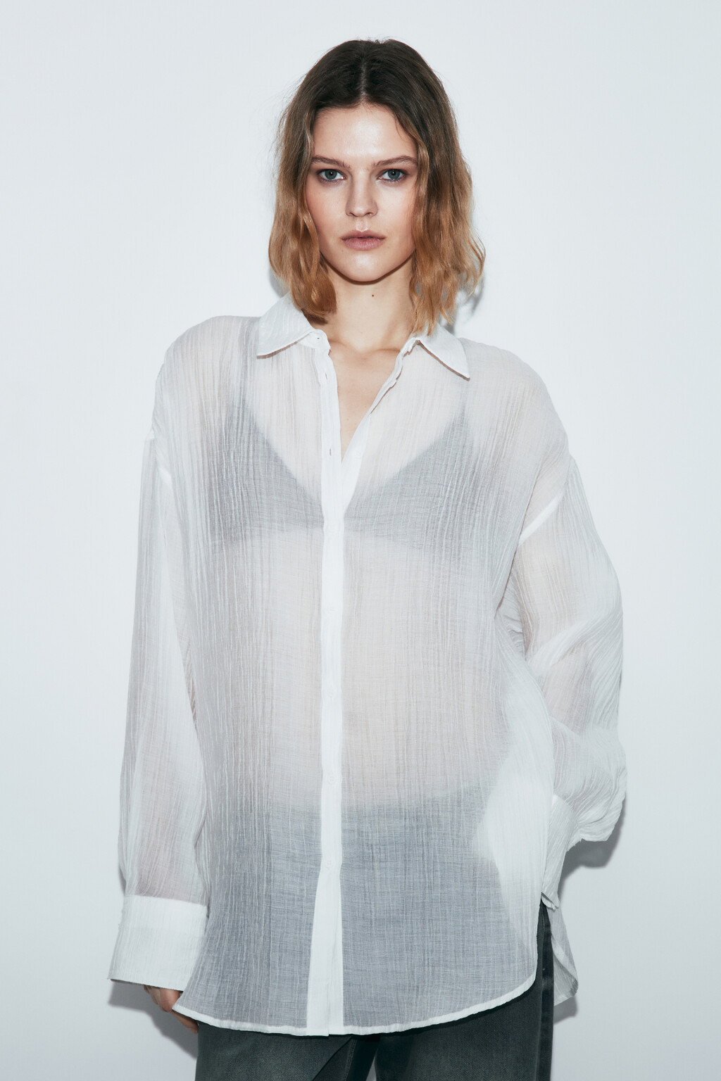 Рубашка оверсайз из фактурного лиоцелла - цвет белый - 3