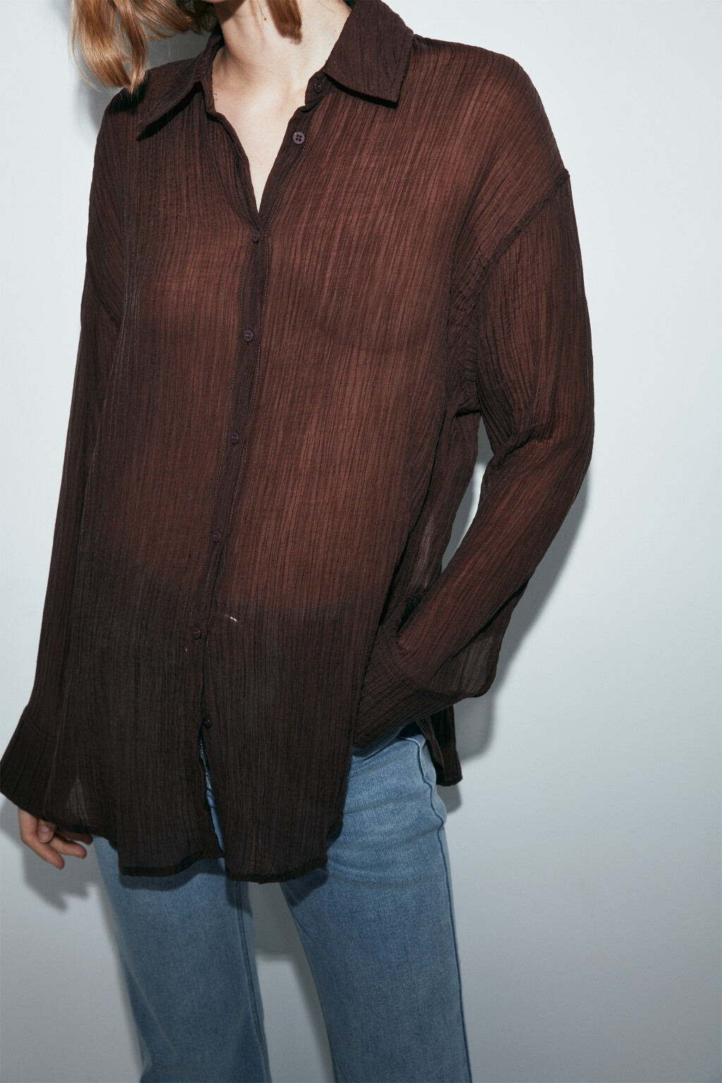 Рубашка оверсайз из фактурного лиоцелла - цвет коричневый - 8