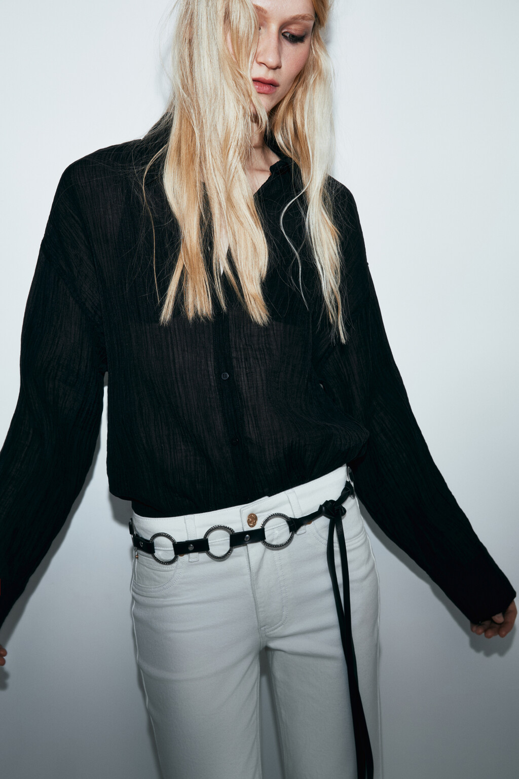 Рубашка оверсайз из фактурного лиоцелла - цвет черный - 2