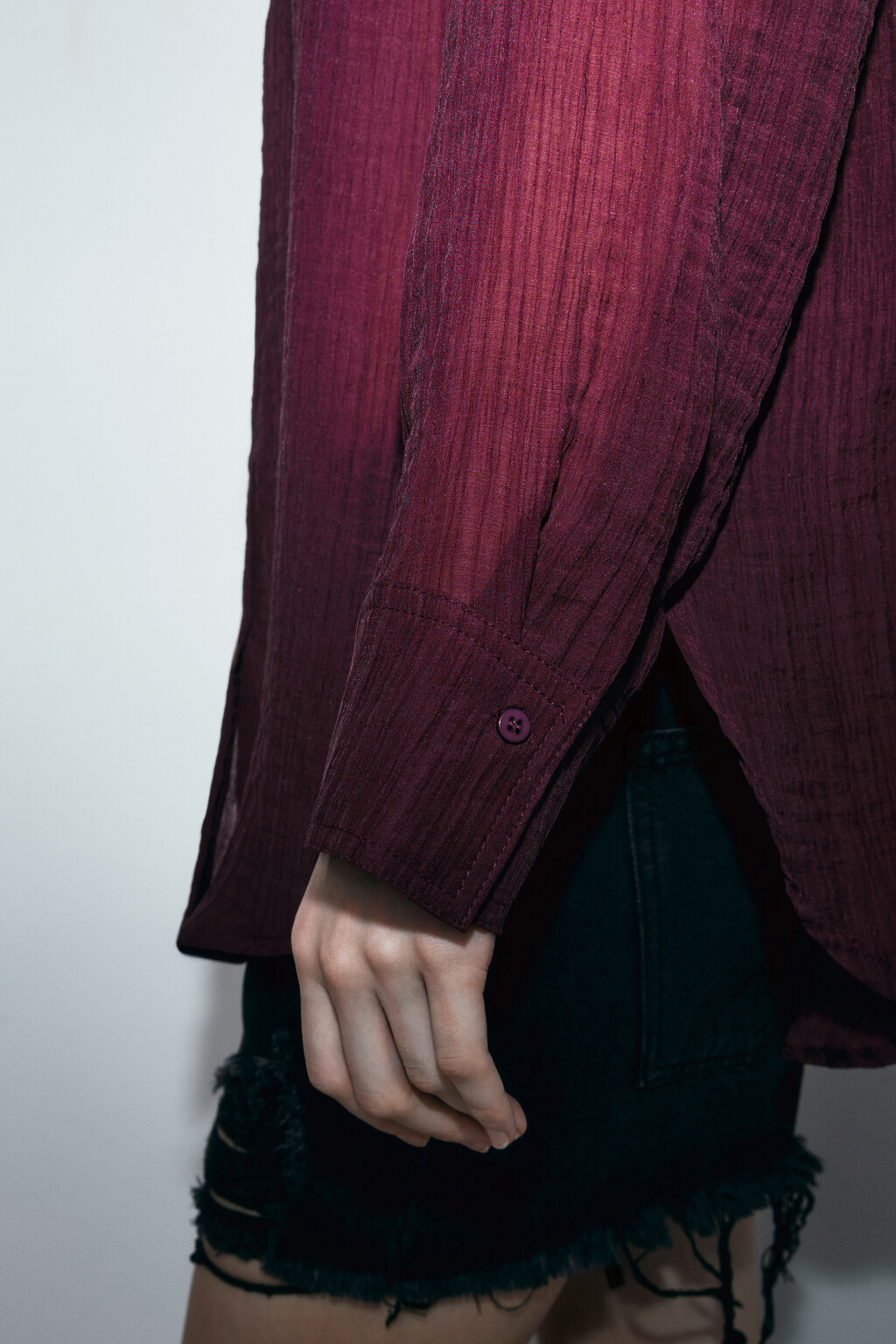 Рубашка оверсайз из фактурного лиоцелла - цвет красный - 6