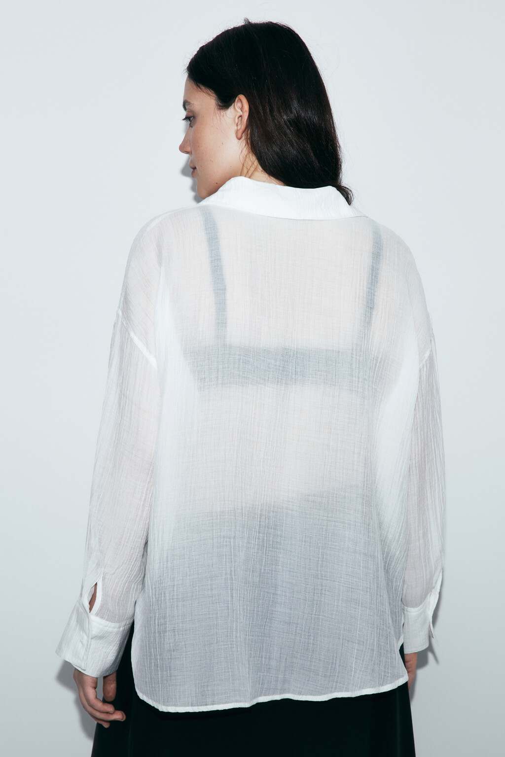 Рубашка оверсайз из фактурного лиоцелла - цвет белый - 4
