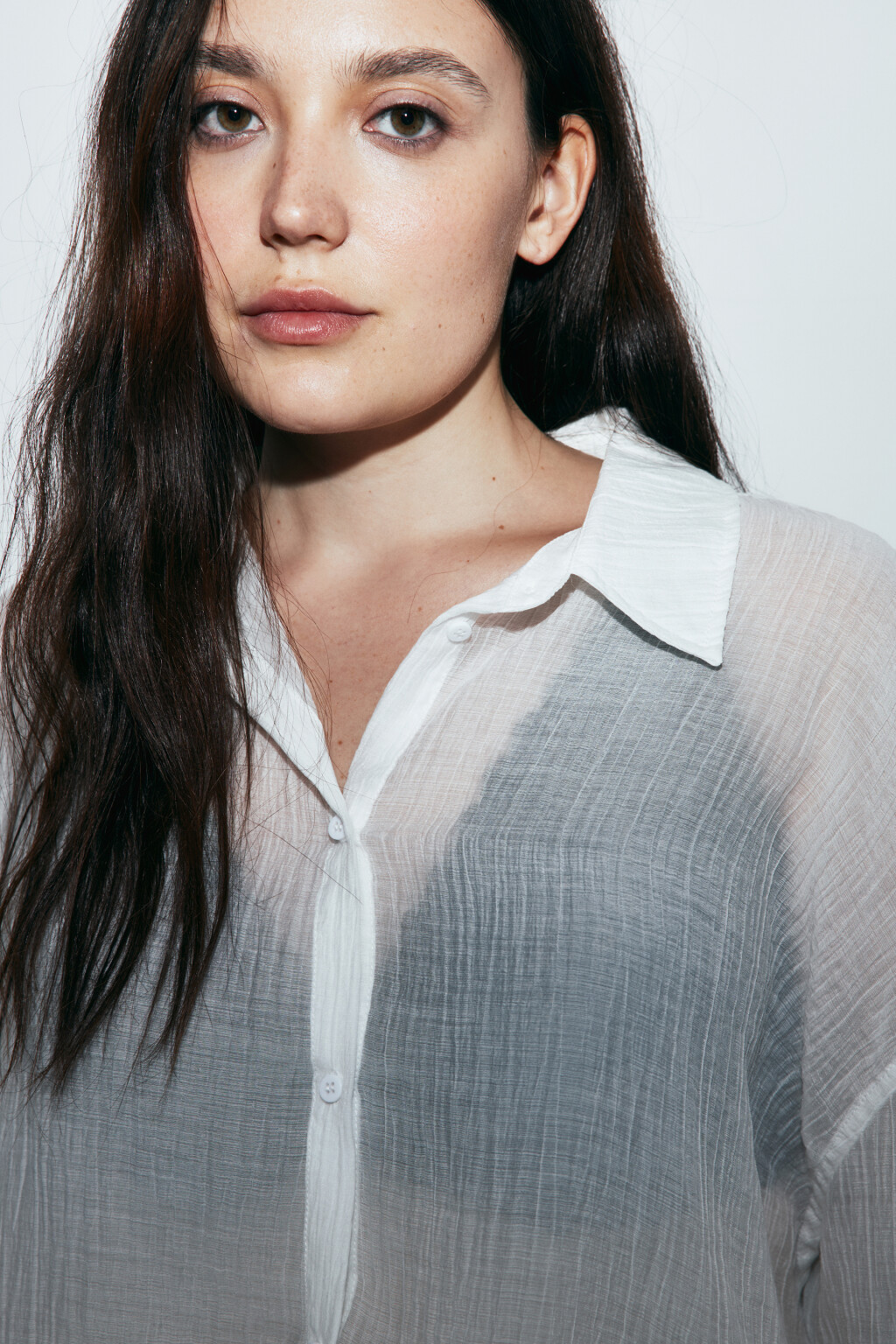 Рубашка оверсайз из фактурного лиоцелла - цвет белый - 6