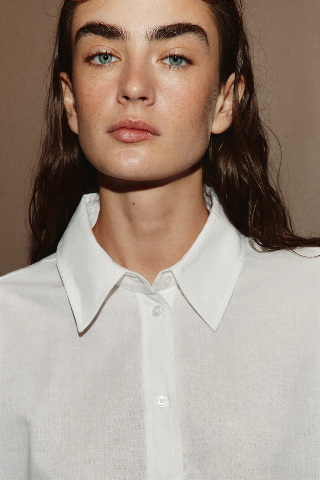 Рубашка оверсайз из хлопка со льном - цвет белый - 5