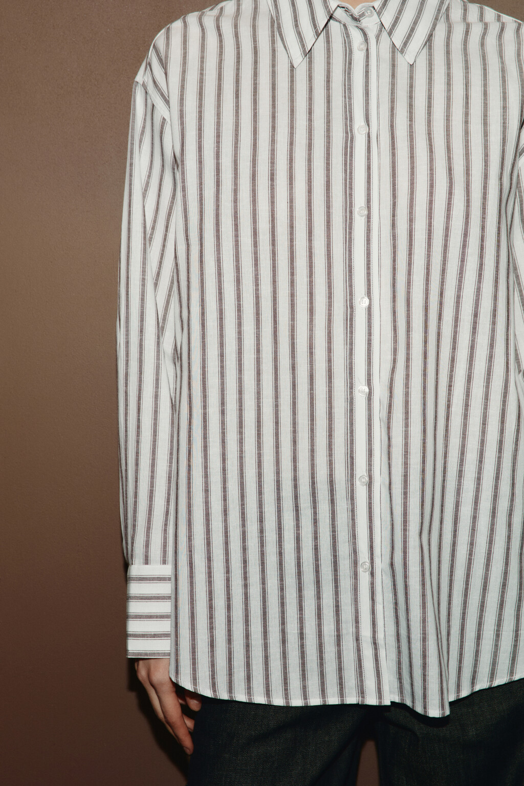 Рубашка оверсайз из хлопка со льном - цвет коричневый - 7