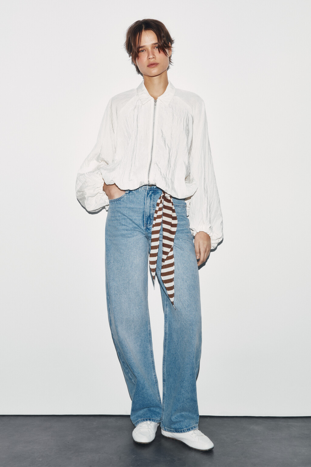 Блузка на молнии с отложным воротником - цвет молочный - 4