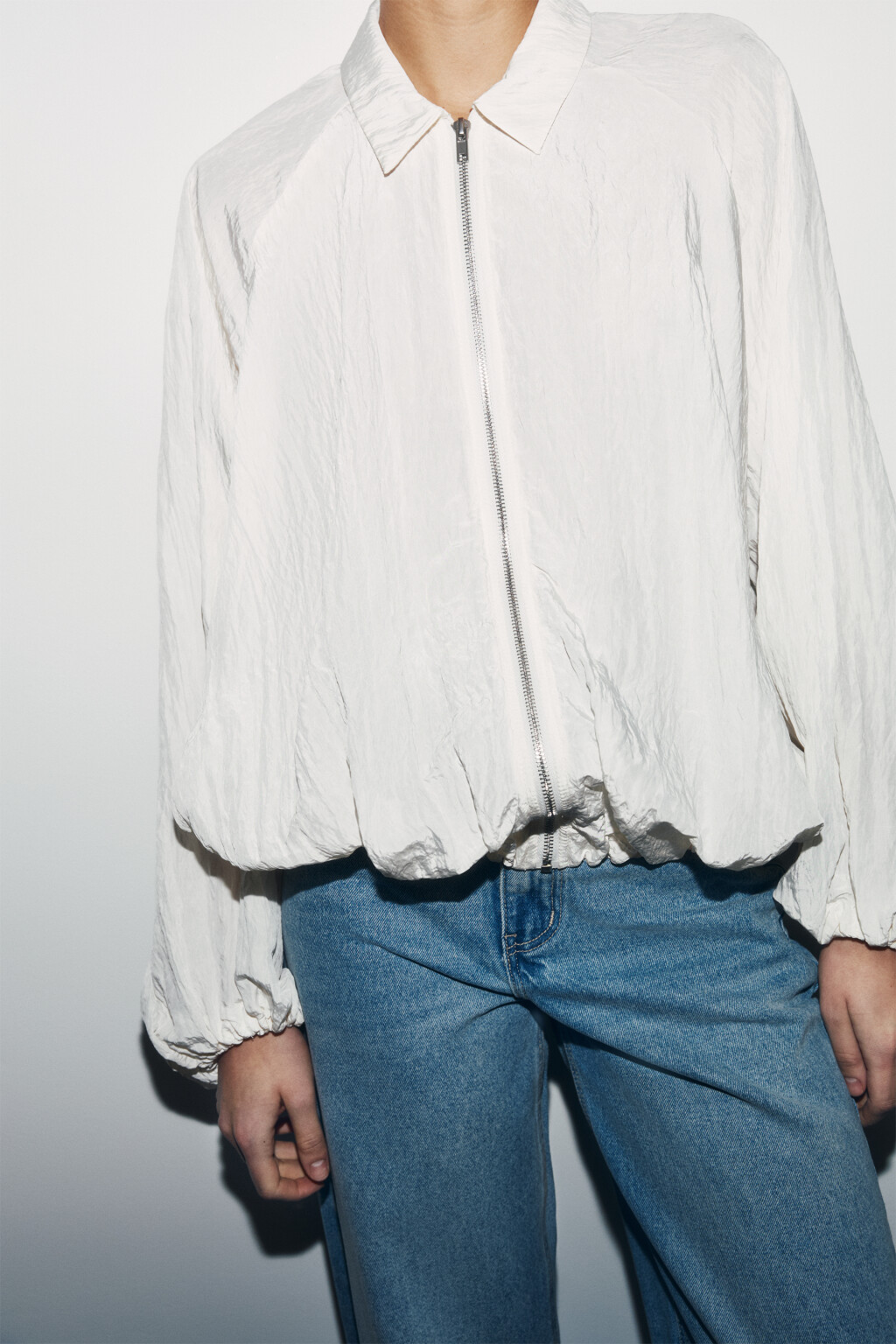 Блузка на молнии с отложным воротником - цвет молочный - 5