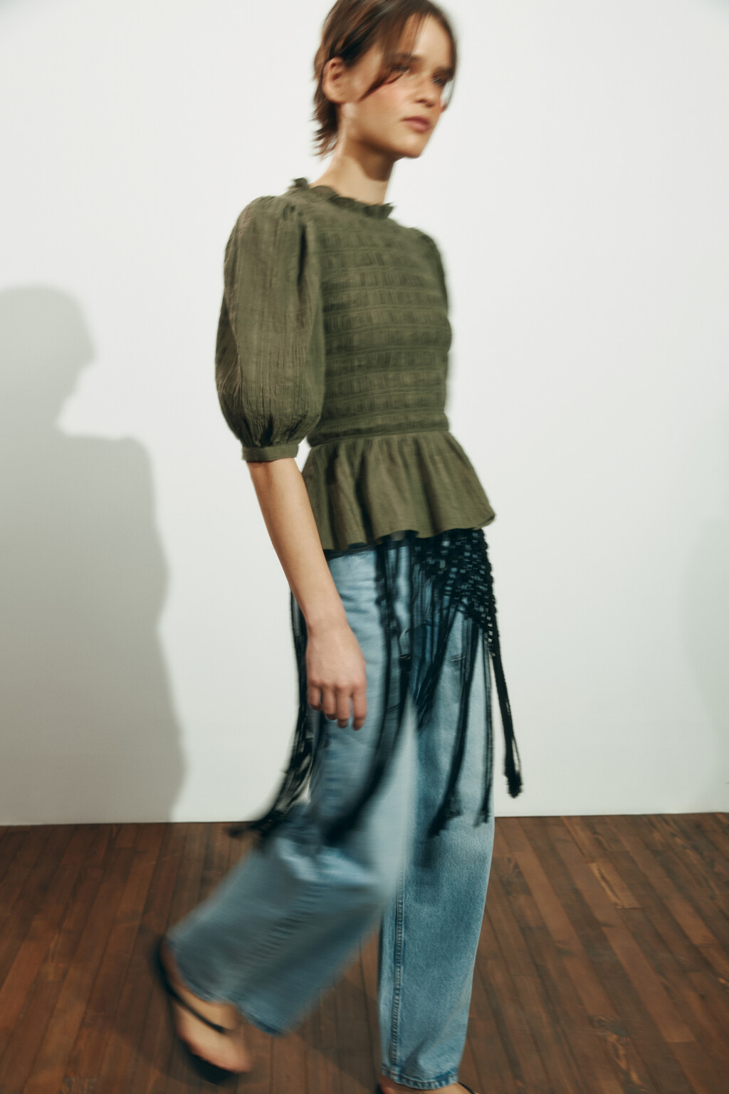 Блузка хлопковая с баской и рукавами-фонариками - цвет зеленый - 1