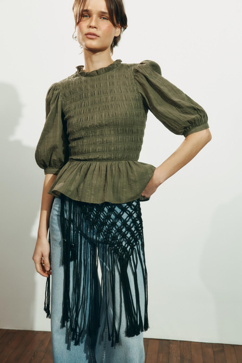 Блузка хлопковая с баской и рукавами-фонариками - цвет зеленый - 2