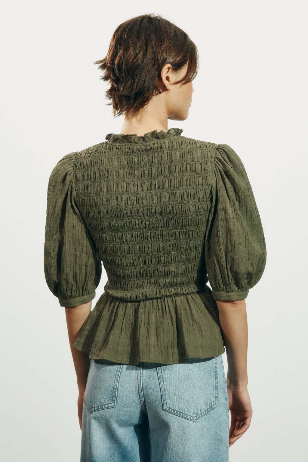 Блузка хлопковая с баской и рукавами-фонариками - цвет зеленый - 4