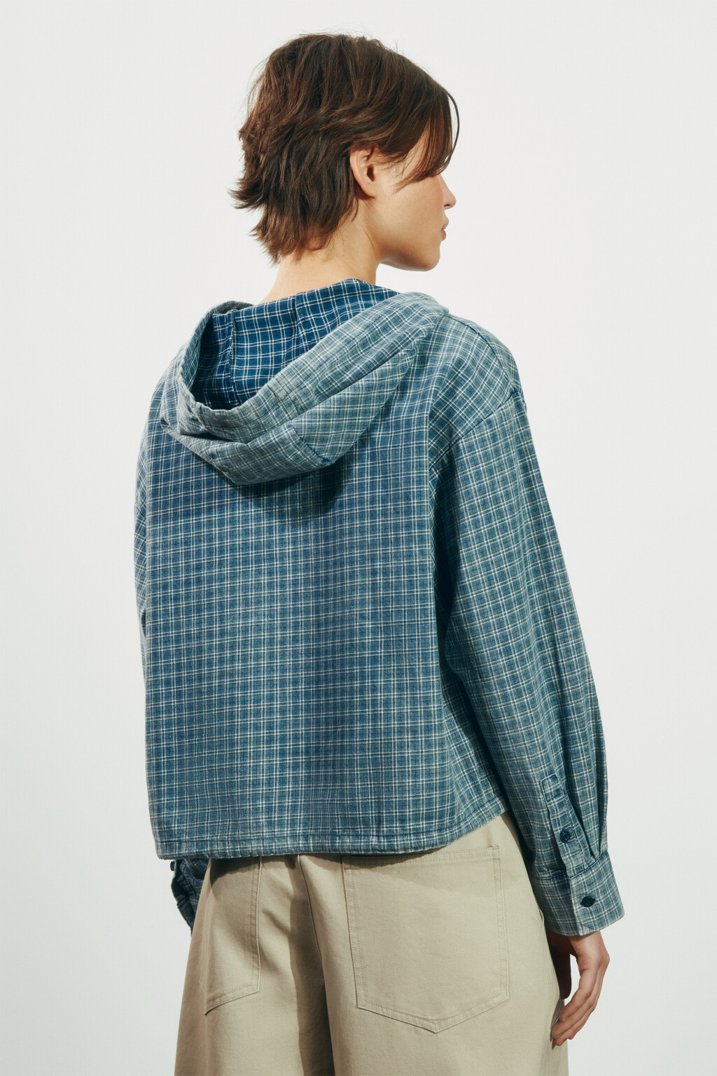 Рубашка-бомбер в клетку с капюшоном - цвет синий - 4