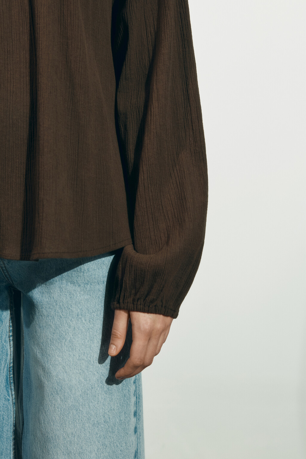 Блузка хлопковая с кружевной вставкой - цвет коричневый - 6