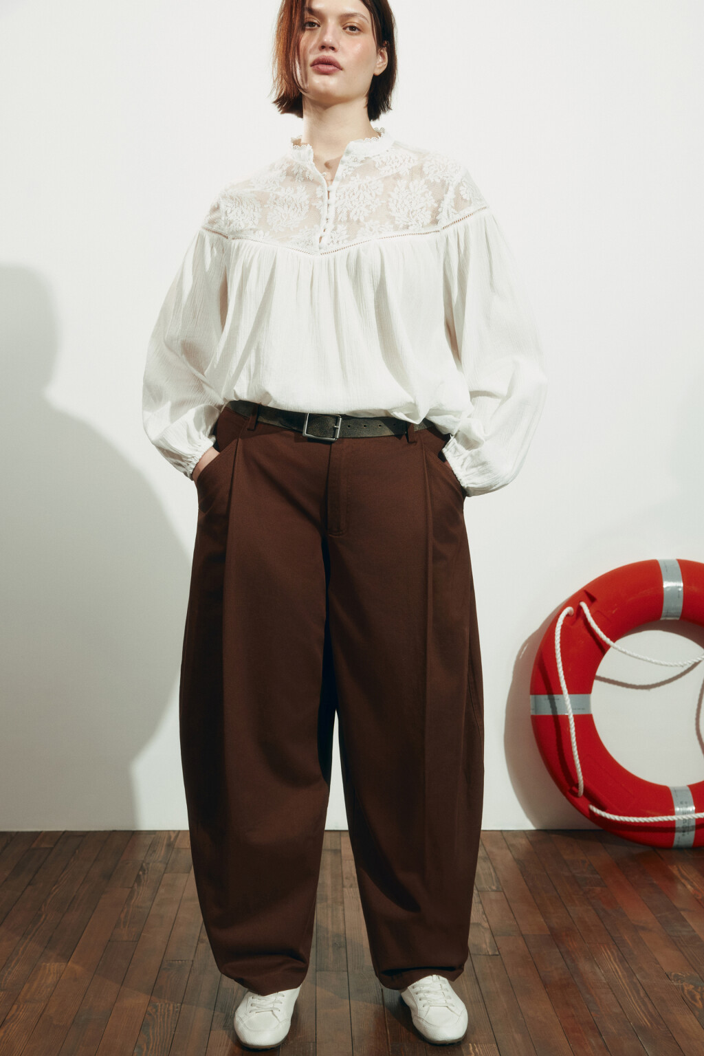 Блузка хлопковая с кружевной вставкой - цвет молочный - 1