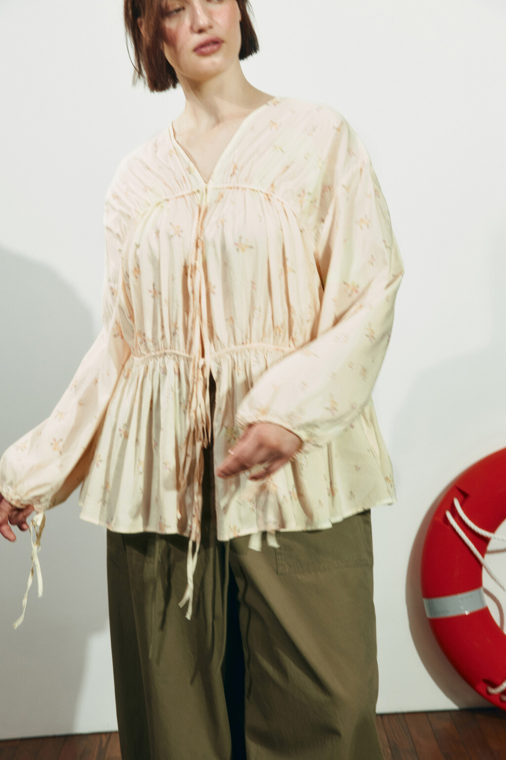 Блузка приталенная на шнуровке - цвет желтый - 1