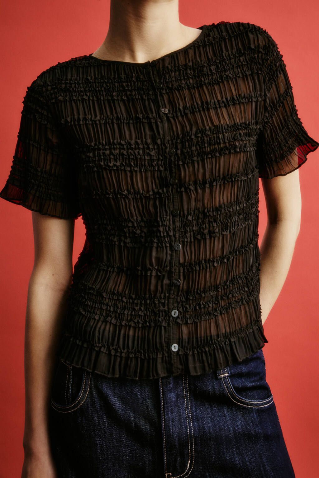 Блузка свободная ажурная с воланами - цвет черный - 6