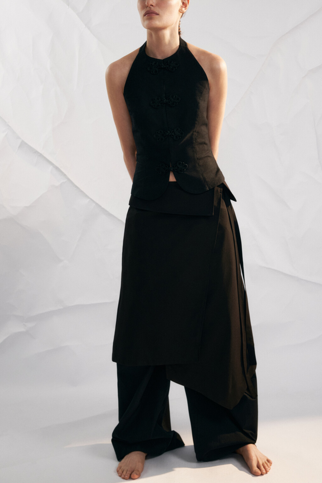 Топ-халтер хлопковый со льном в азиатском стиле - цвет черный - 2