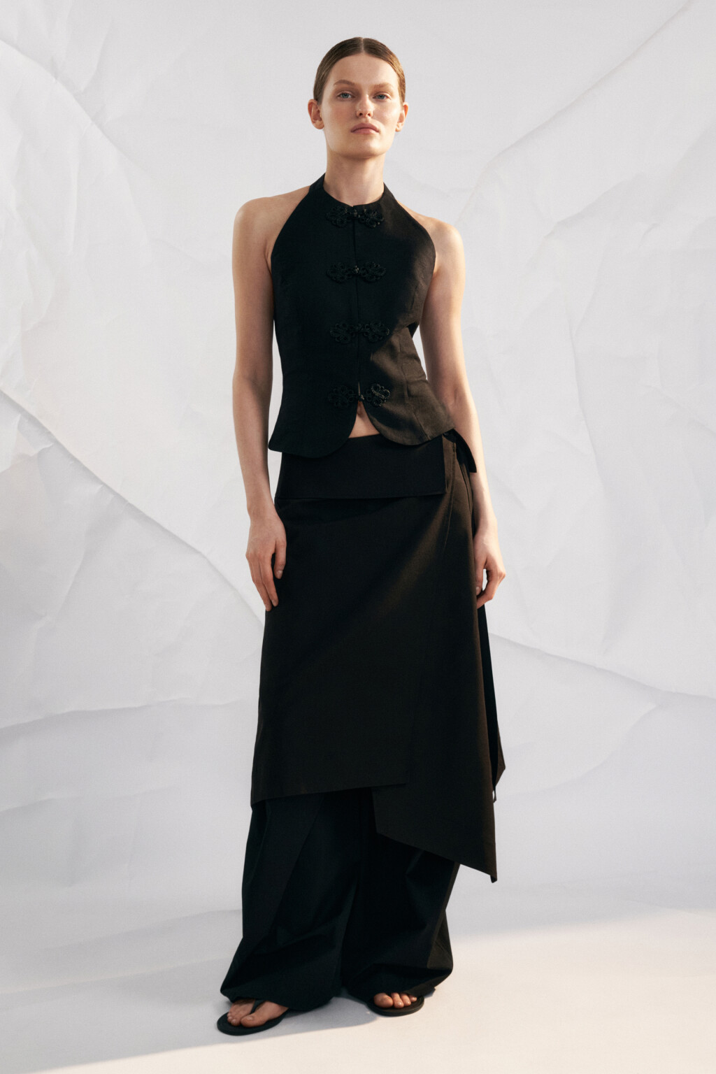 Топ-халтер хлопковый со льном в азиатском стиле - цвет черный - 5