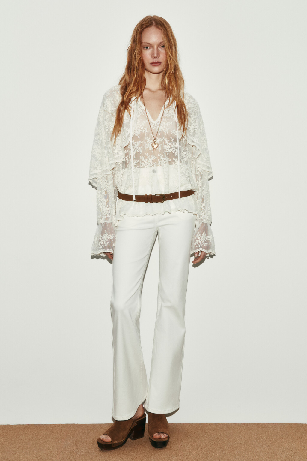 Блузка ажурная с кейпом и оборками - цвет молочный - 4