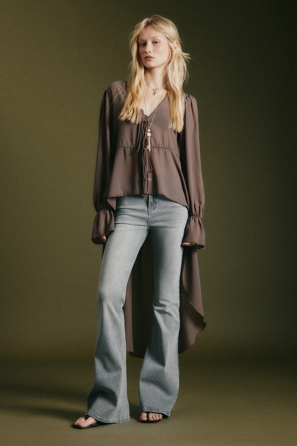 Блузка шифоновая на завязках со шлейфом - цвет коричневый - 4
