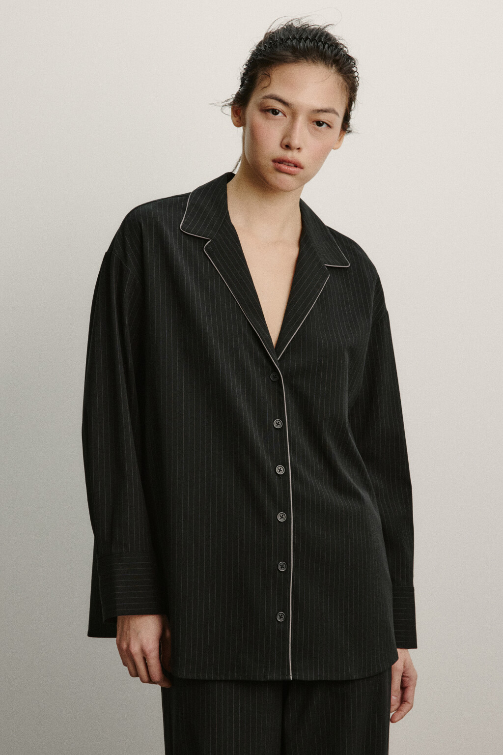 Рубашка с вискозой в тонкую полоску - цвет черный - 2