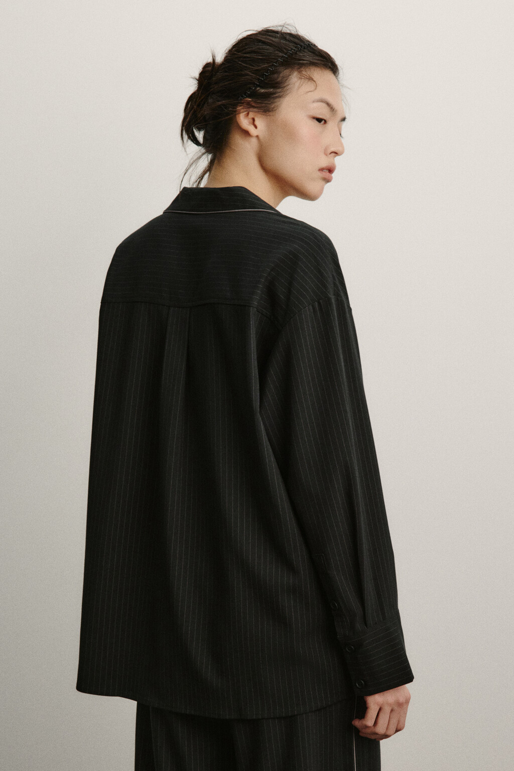 Рубашка с вискозой в тонкую полоску - цвет черный - 3
