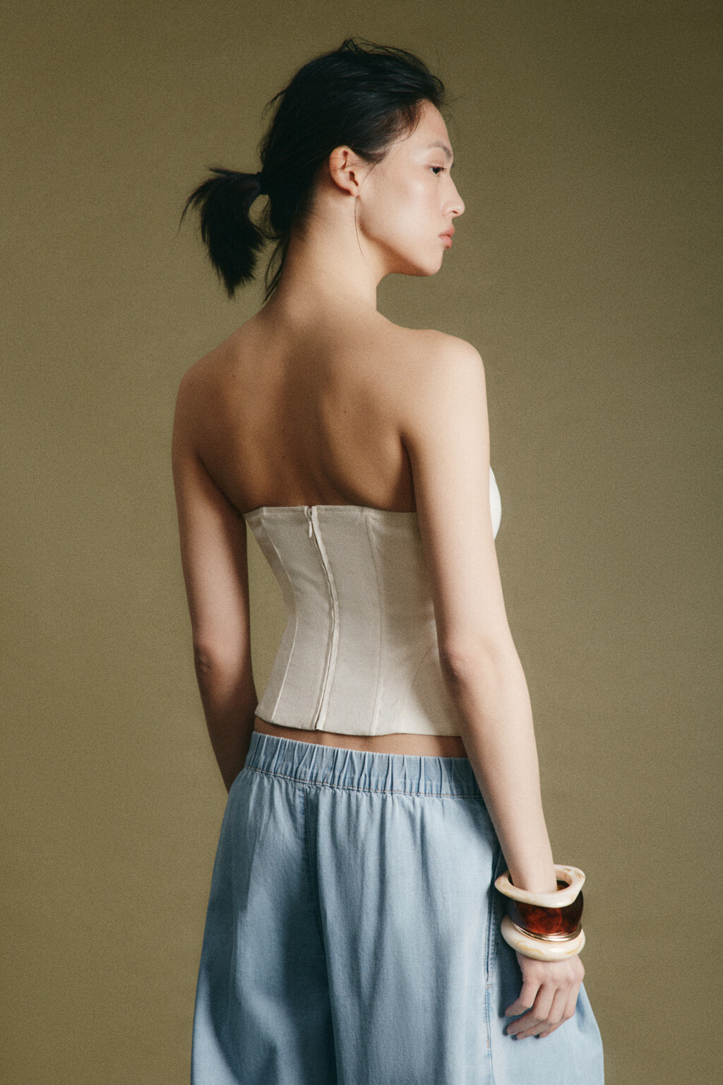 Топ-корсет вискозный на шнуровке со льном - цвет молочный - 4