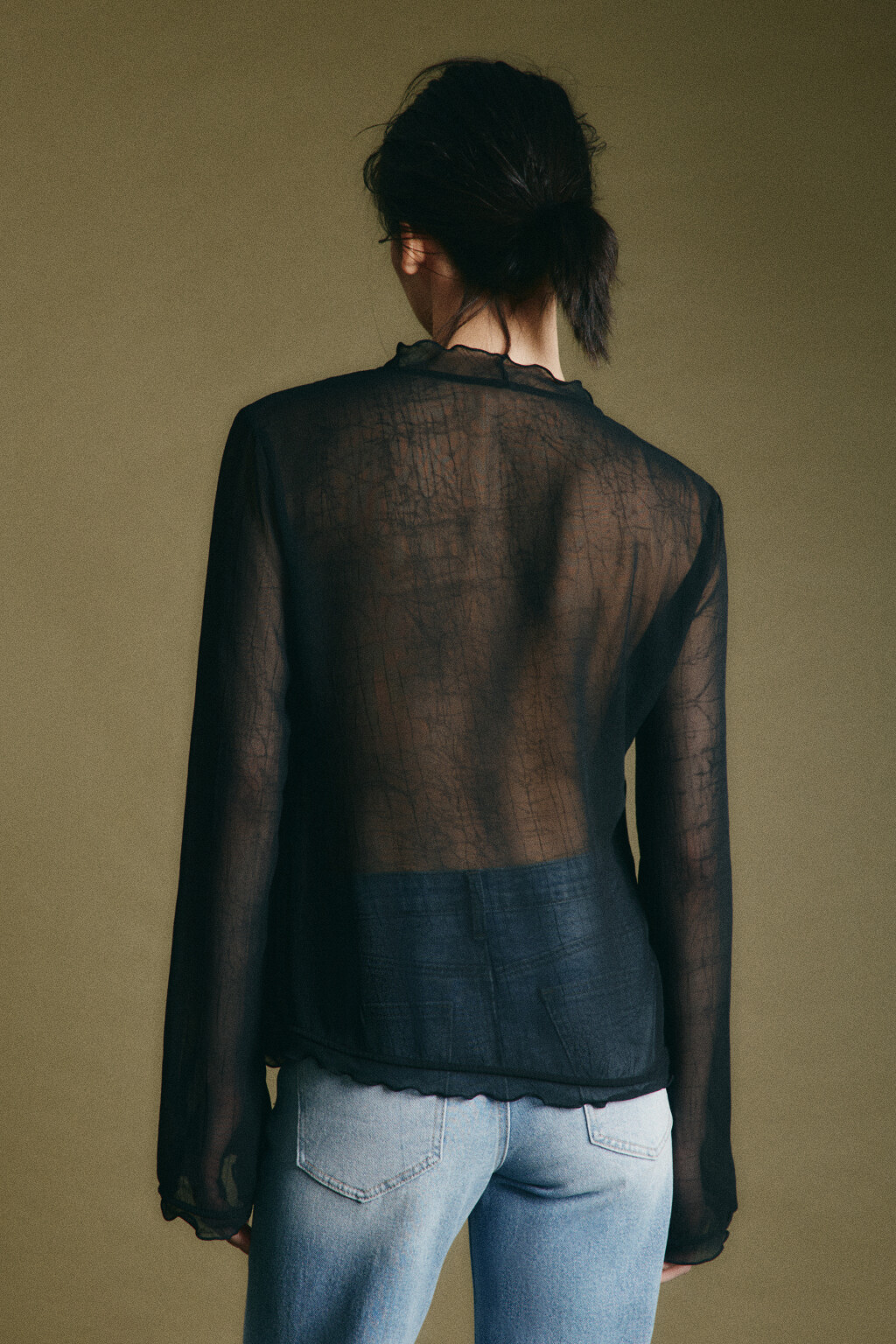 Блузка шифоновая полуприлегающая с волнистыми краями - цвет черный - 4