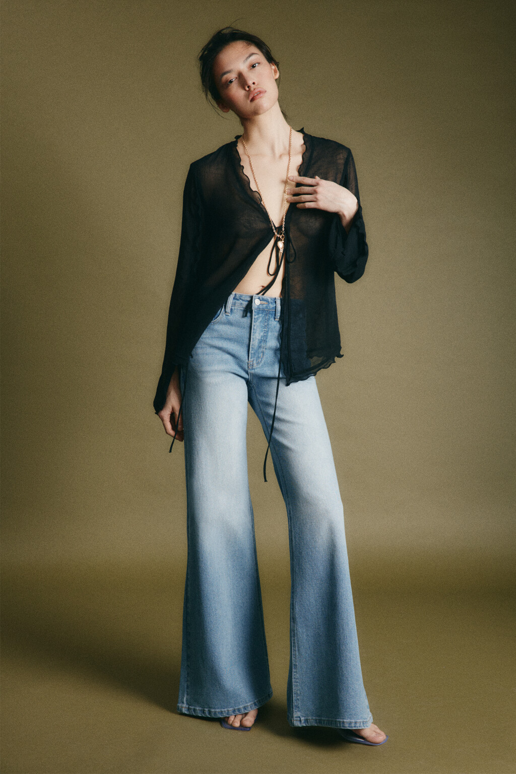 Блузка шифоновая полуприлегающая с волнистыми краями - цвет черный - 5