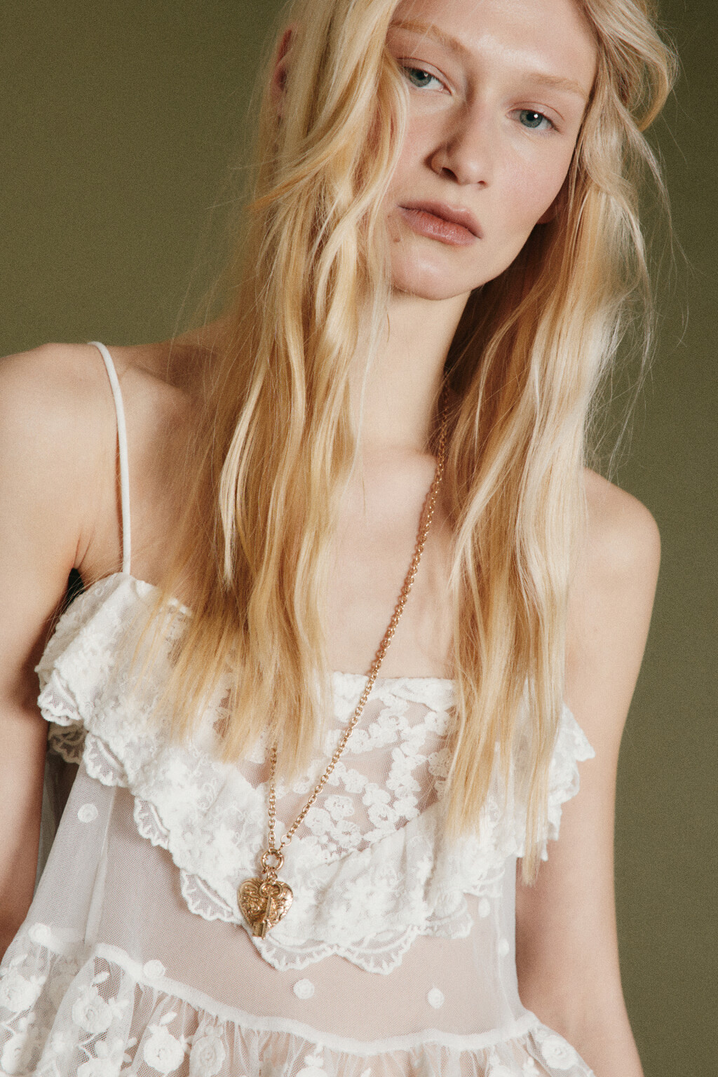 Майка-топ сетчатая кружевная с оборками - цвет белый - 6