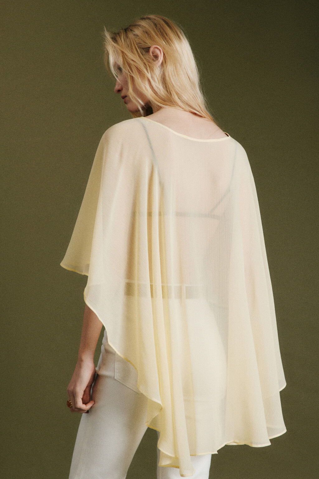 Кейп шифоновый полупрозрачный - цвет желтый - 4