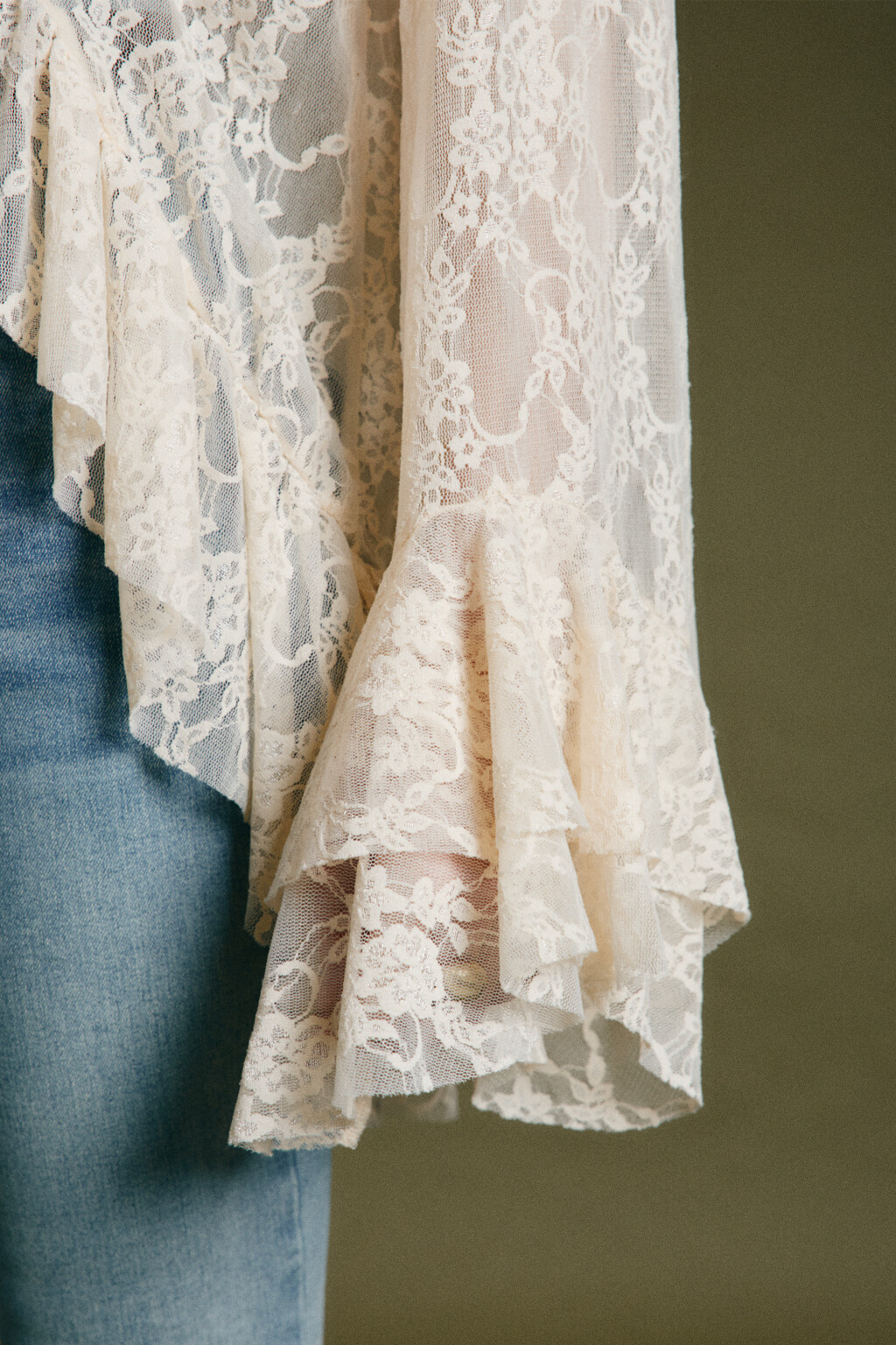 Блузка-туника кружевная с воланами - цвет молочный - 8