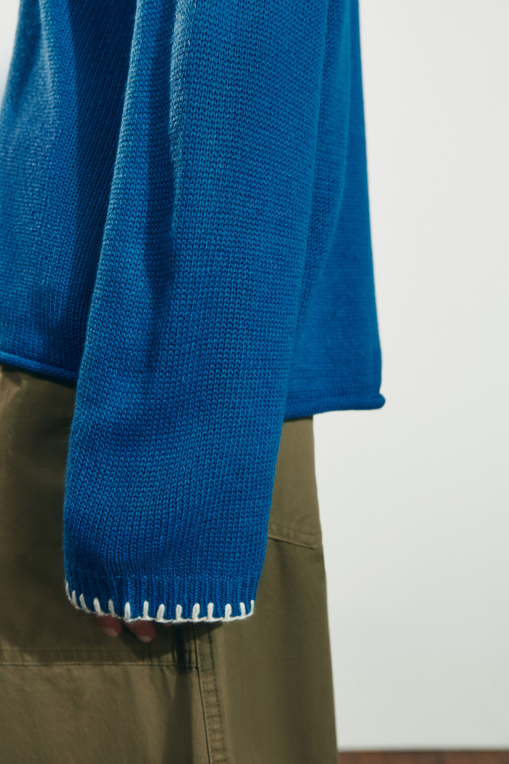 Джемпер вязаный с вышивкой-рыбками - цвет синий - 7