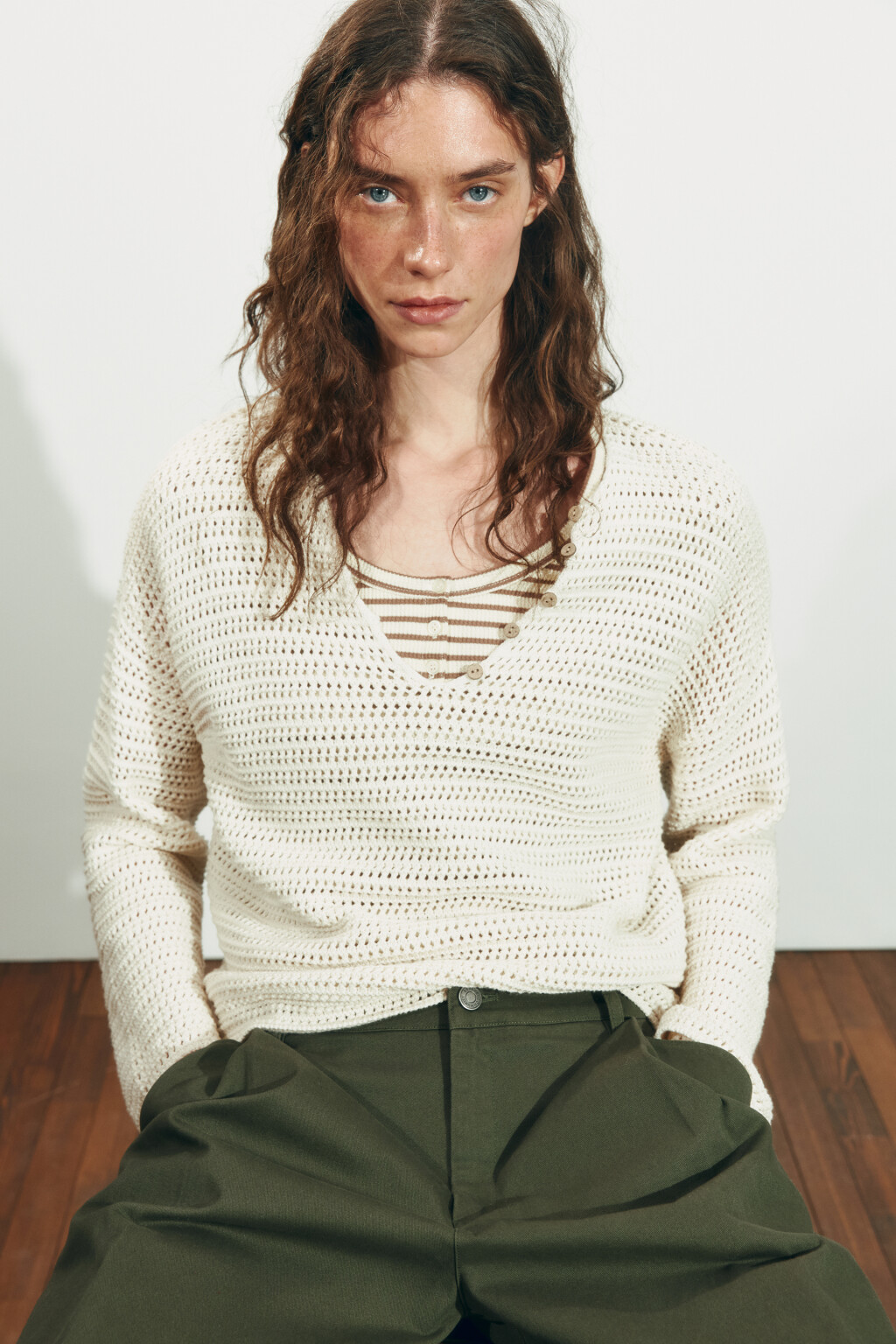 Джемпер кроше оверсайз на пуговицах - цвет ванильный - 1